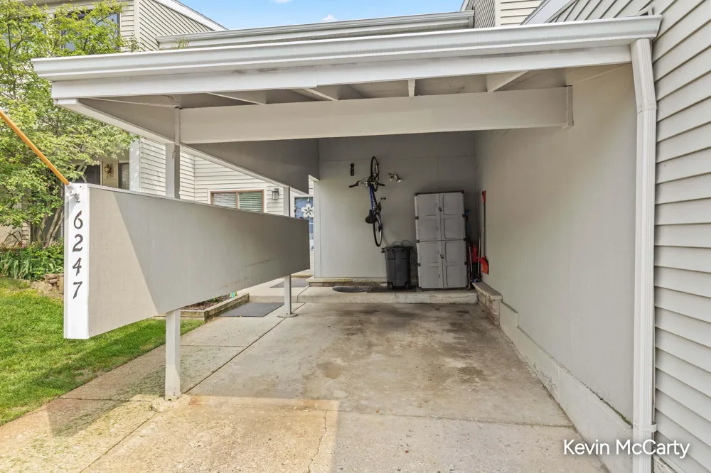 6247 Acropolis Drive SE #29 Cascade Charter Township, MI 49546