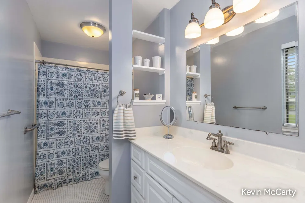 6247 Acropolis Drive SE #29 Cascade Charter Township, MI 49546