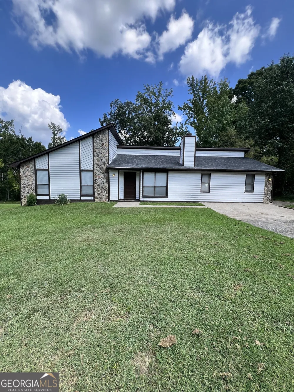 7029 Hania DR Fairburn, GA 30213