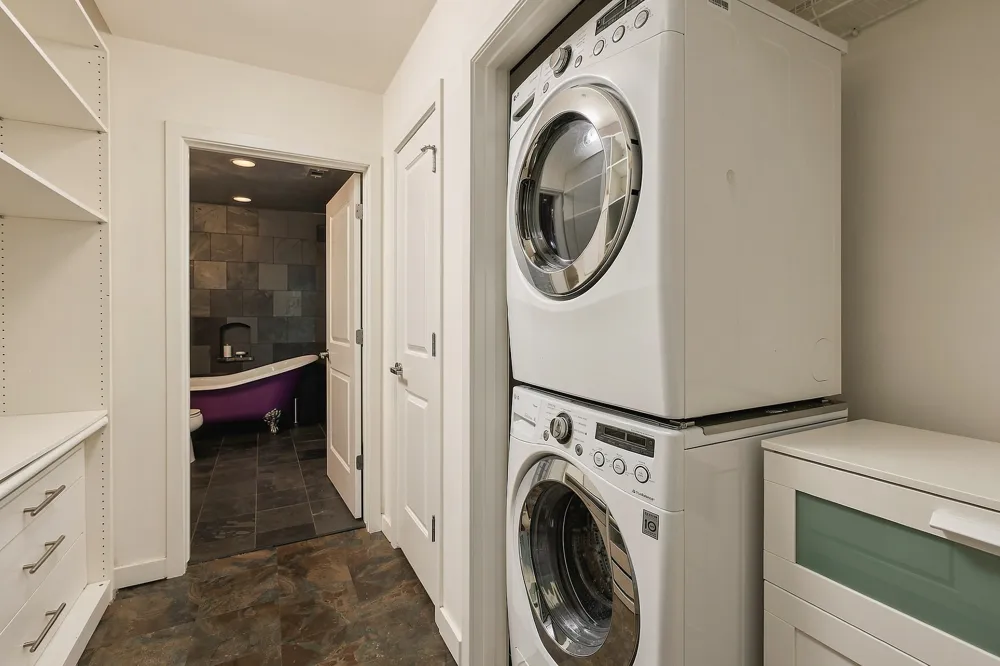 360 Nueces Street #3605 Austin, TX 78701