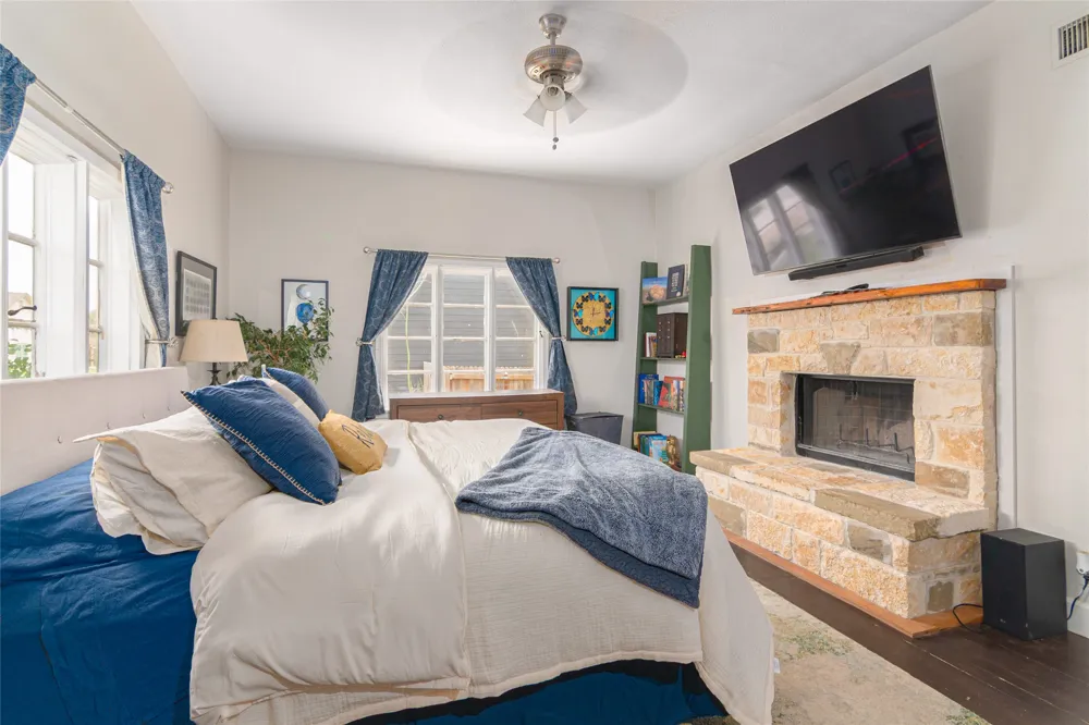 204 Prim Rose Street Blanco, TX 78606