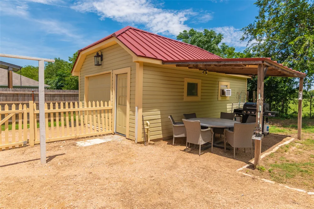 204 Prim Rose Street Blanco, TX 78606
