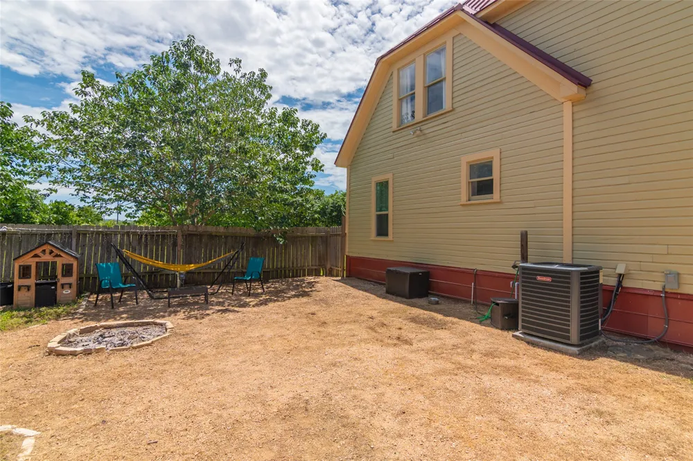 204 Prim Rose Street Blanco, TX 78606
