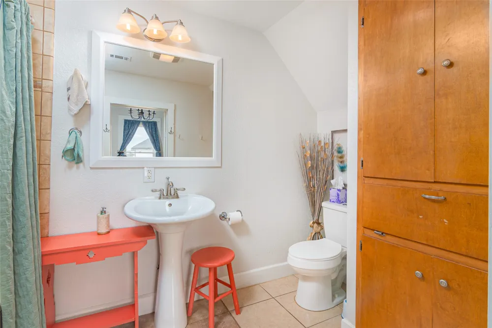 204 Prim Rose Street Blanco, TX 78606