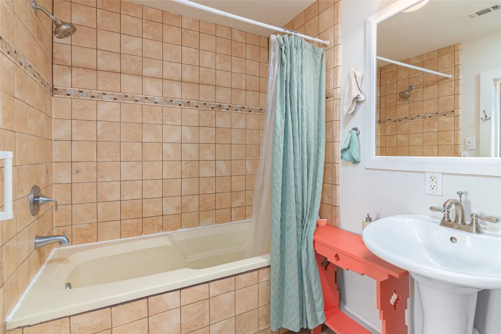 204 Prim Rose Street Blanco, TX 78606
