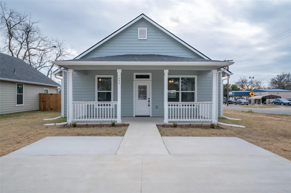 1030 W Gandy Denison, TX 75020
