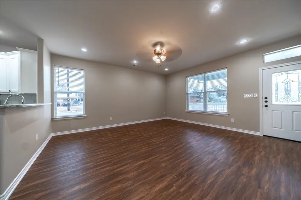 1030 W Gandy Denison, TX 75020