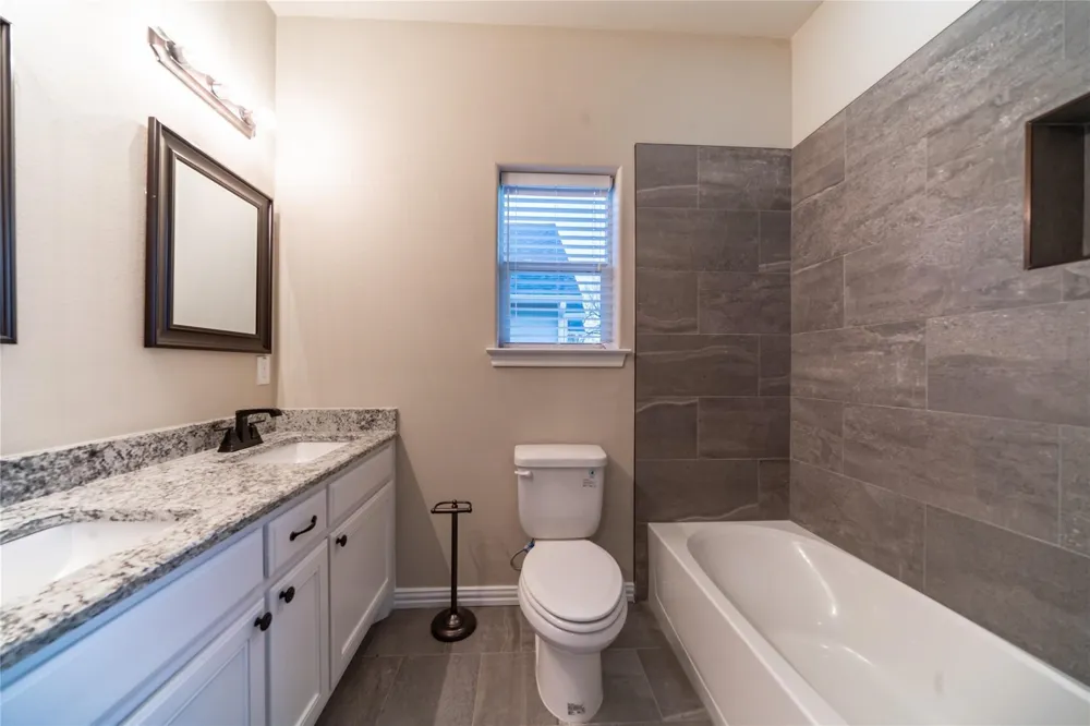 1030 W Gandy Denison, TX 75020