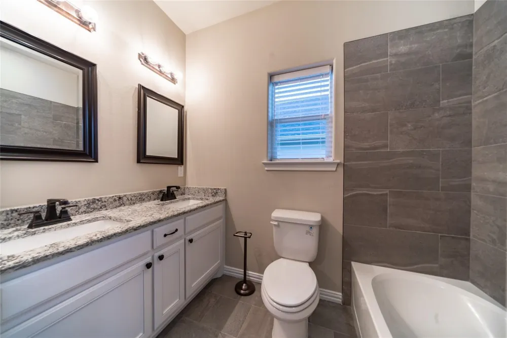 1030 W Gandy Denison, TX 75020