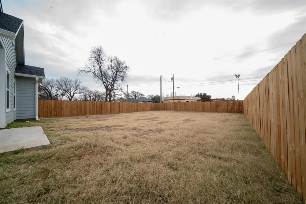 1030 W Gandy Denison, TX 75020