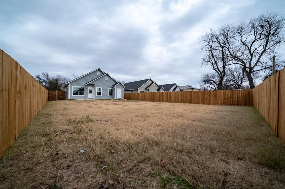 1030 W Gandy Denison, TX 75020