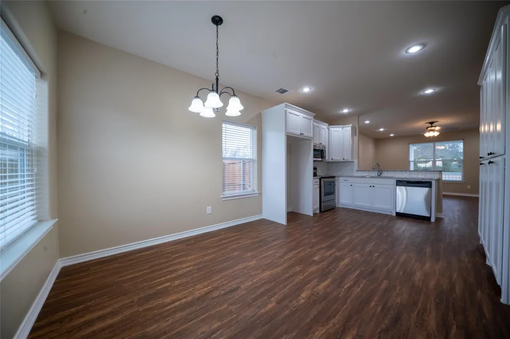 1030 W Gandy Denison, TX 75020