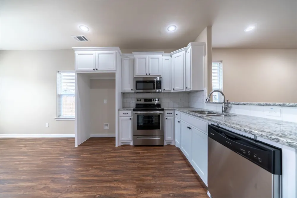 1030 W Gandy Denison, TX 75020
