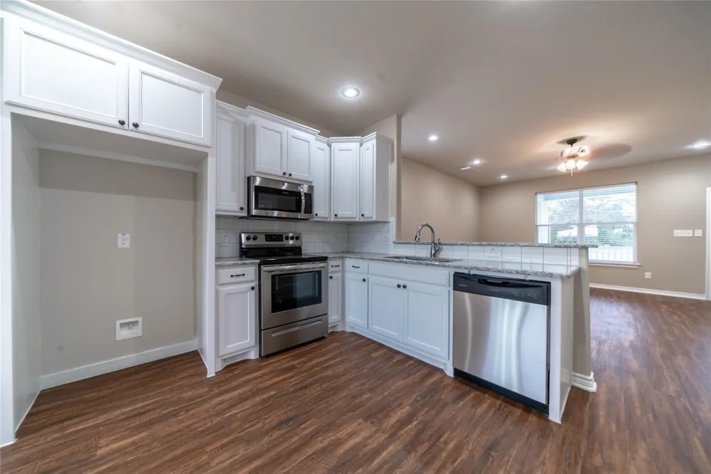 1030 W Gandy Denison, TX 75020