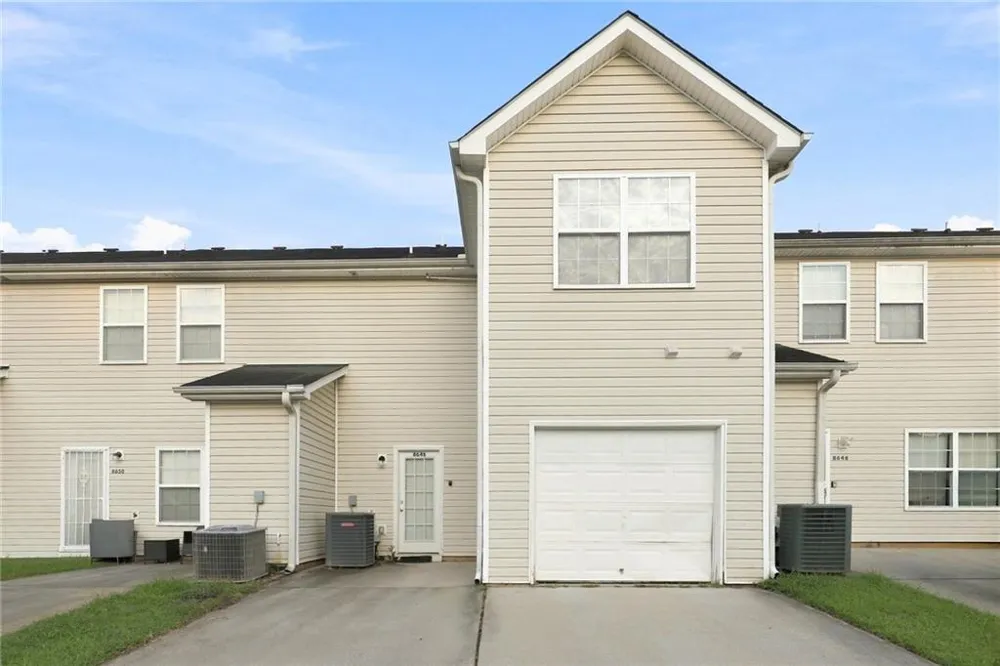8648 Thomas Lane Riverdale, GA 30274