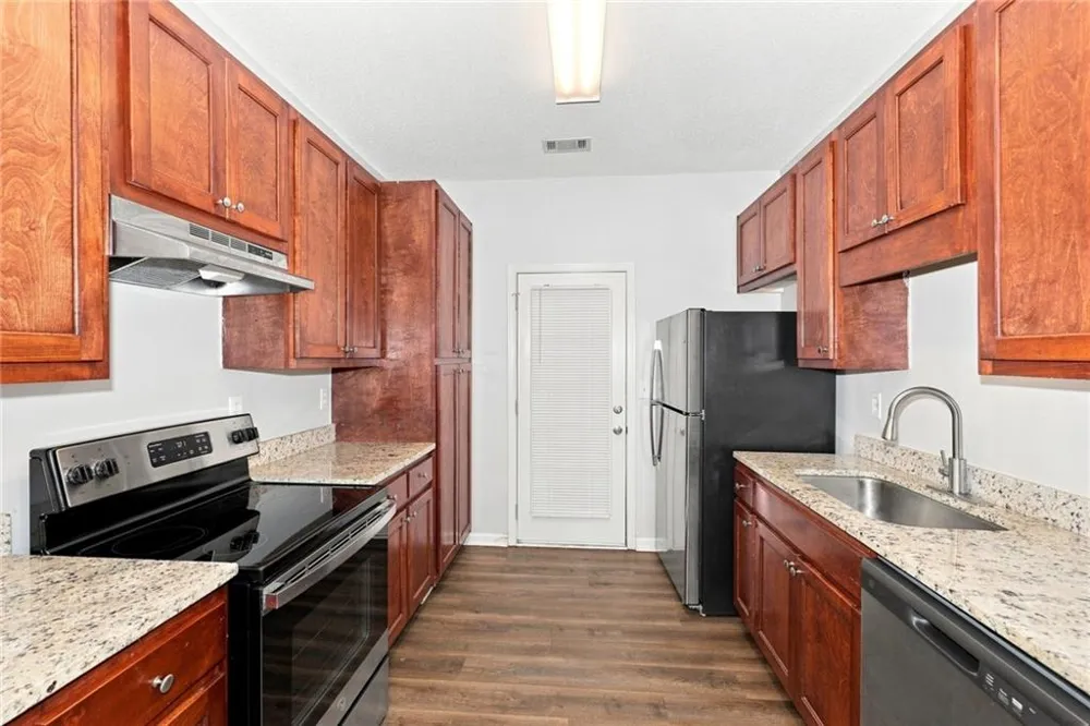 8648 Thomas Lane Riverdale, GA 30274