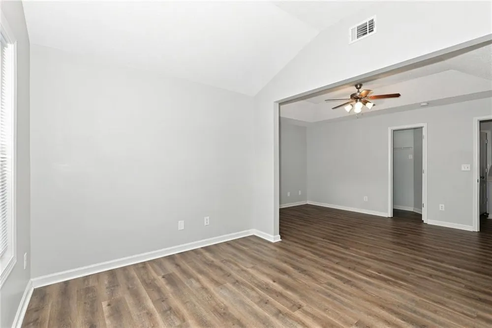 8648 Thomas Lane Riverdale, GA 30274