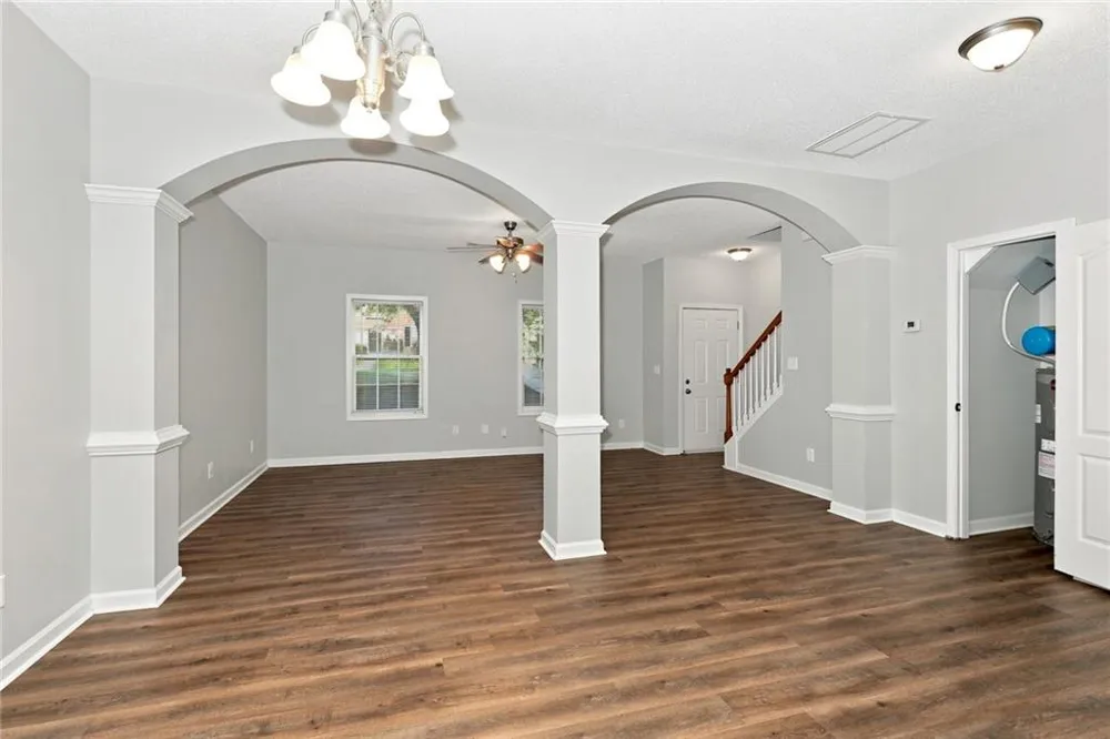 8648 Thomas Lane Riverdale, GA 30274