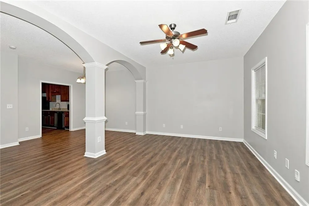 8648 Thomas Lane Riverdale, GA 30274
