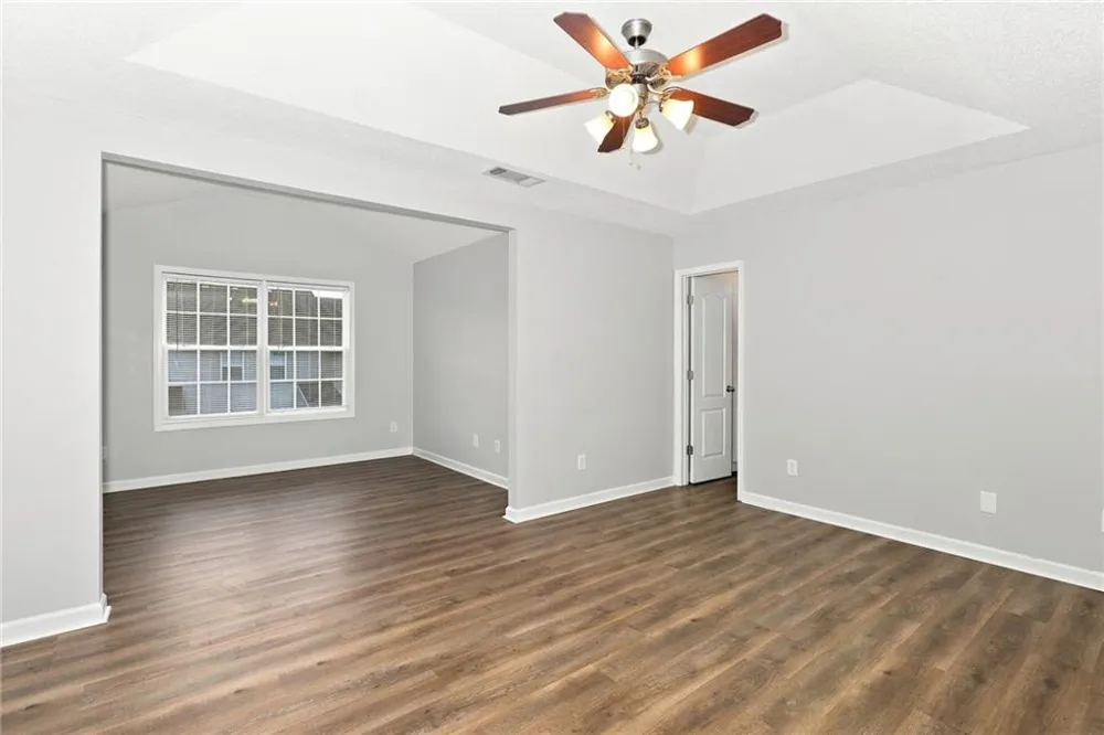 8648 Thomas Lane Riverdale, GA 30274
