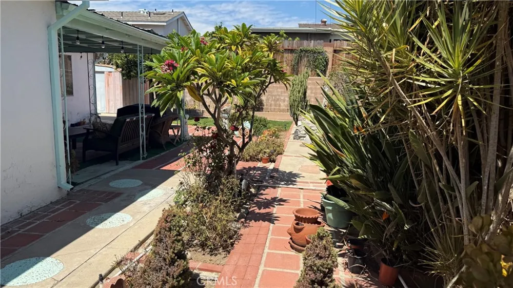 15933 Ocean Avenue Whittier, CA 90604