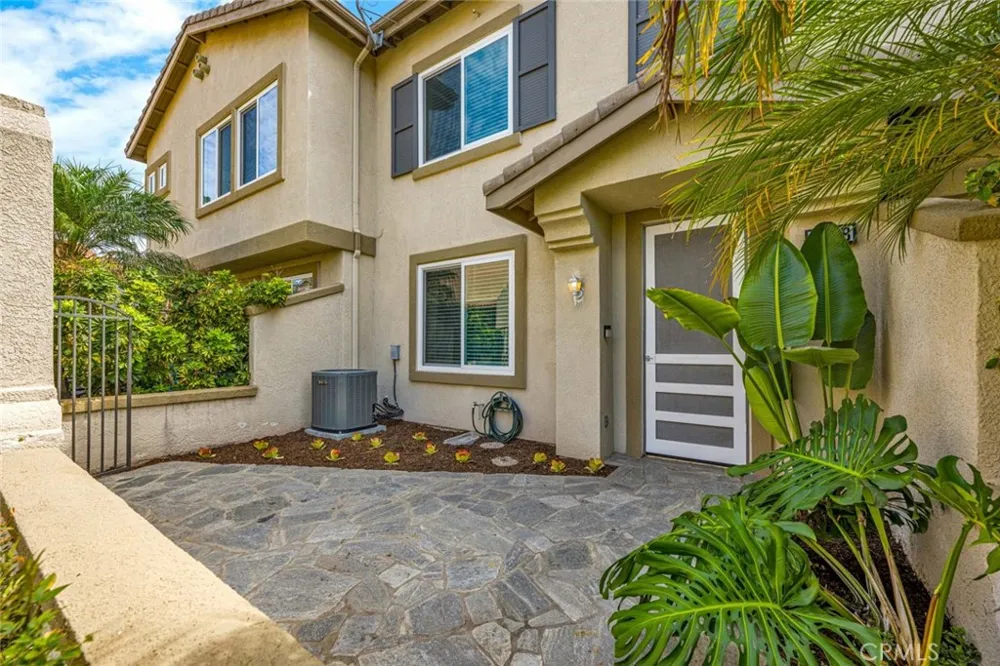 470 Londonderry Lane #B Orange, CA 92869