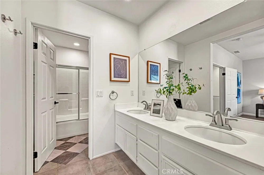 470 Londonderry Lane #B Orange, CA 92869