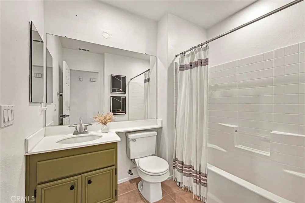 470 Londonderry Lane #B Orange, CA 92869
