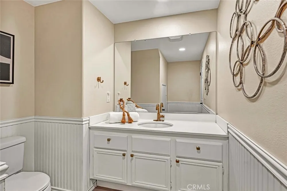 470 Londonderry Lane #B Orange, CA 92869