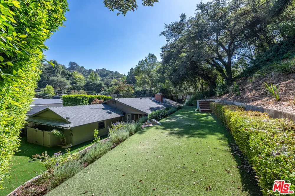 2559 Hutton Drive Los Angeles, CA 90210