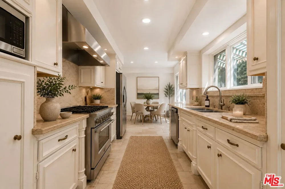 2559 Hutton Drive Los Angeles, CA 90210