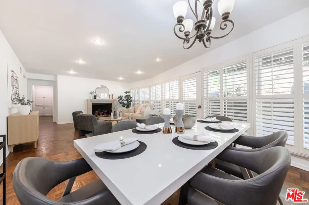2559 Hutton Drive Los Angeles, CA 90210