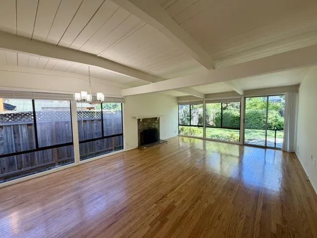 3271 Bryant Street Palo Alto, CA 94306