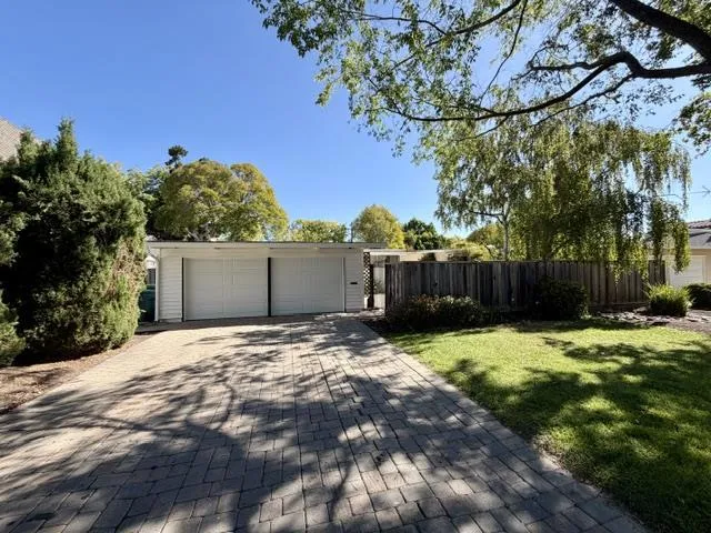 3271 Bryant Street Palo Alto, CA 94306