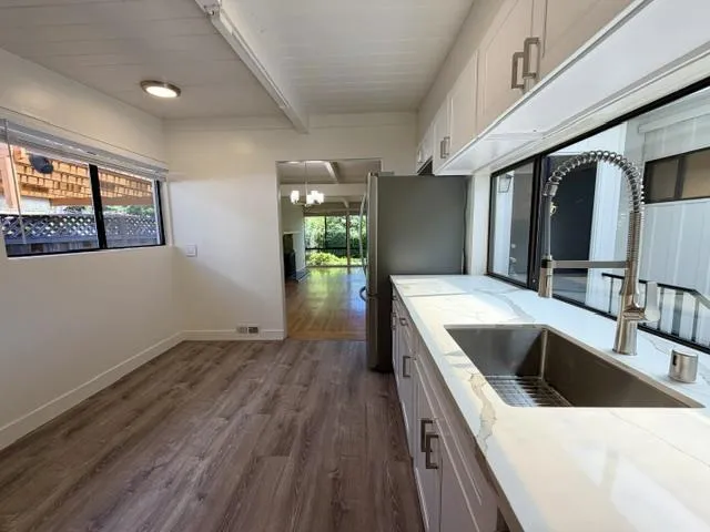3271 Bryant Street Palo Alto, CA 94306