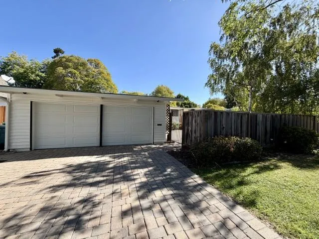 3271 Bryant Street Palo Alto, CA 94306