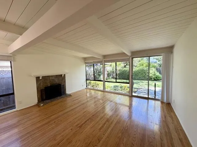 3271 Bryant Street Palo Alto, CA 94306