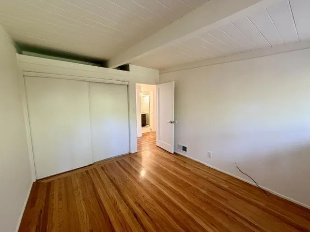 3271 Bryant Street Palo Alto, CA 94306