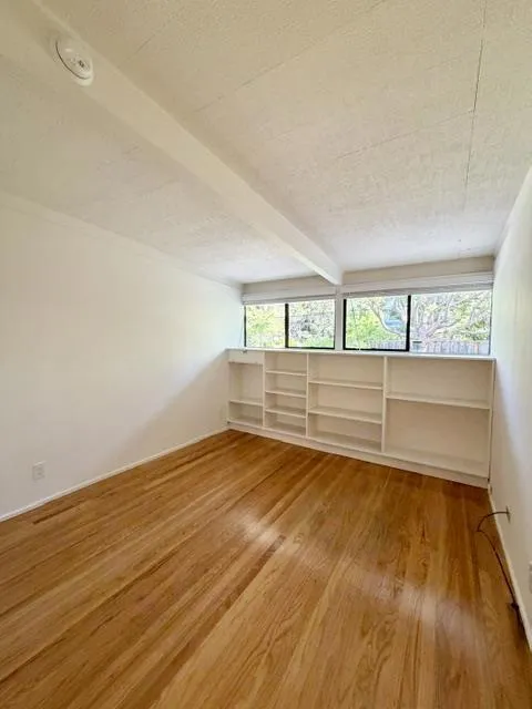 3271 Bryant Street Palo Alto, CA 94306