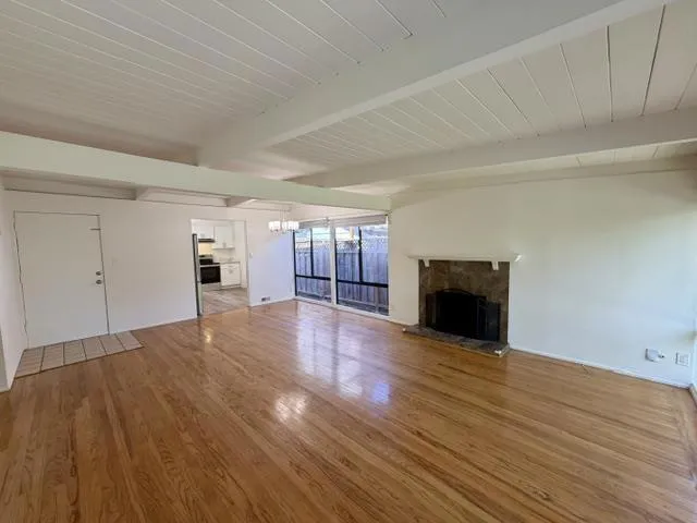 3271 Bryant Street Palo Alto, CA 94306