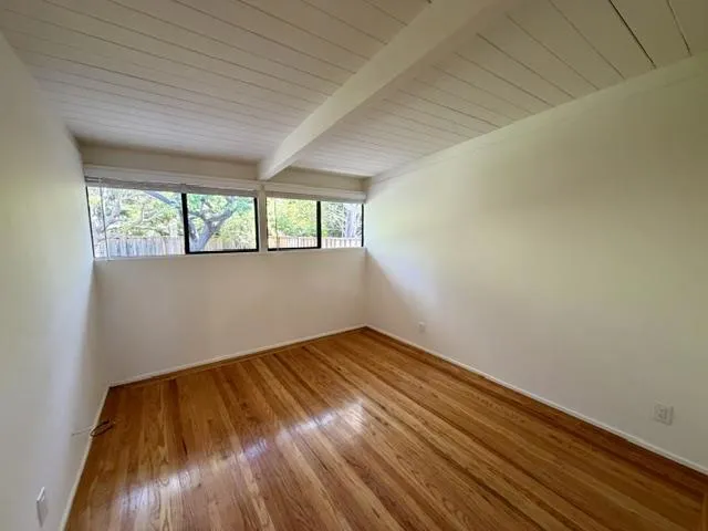 3271 Bryant Street Palo Alto, CA 94306