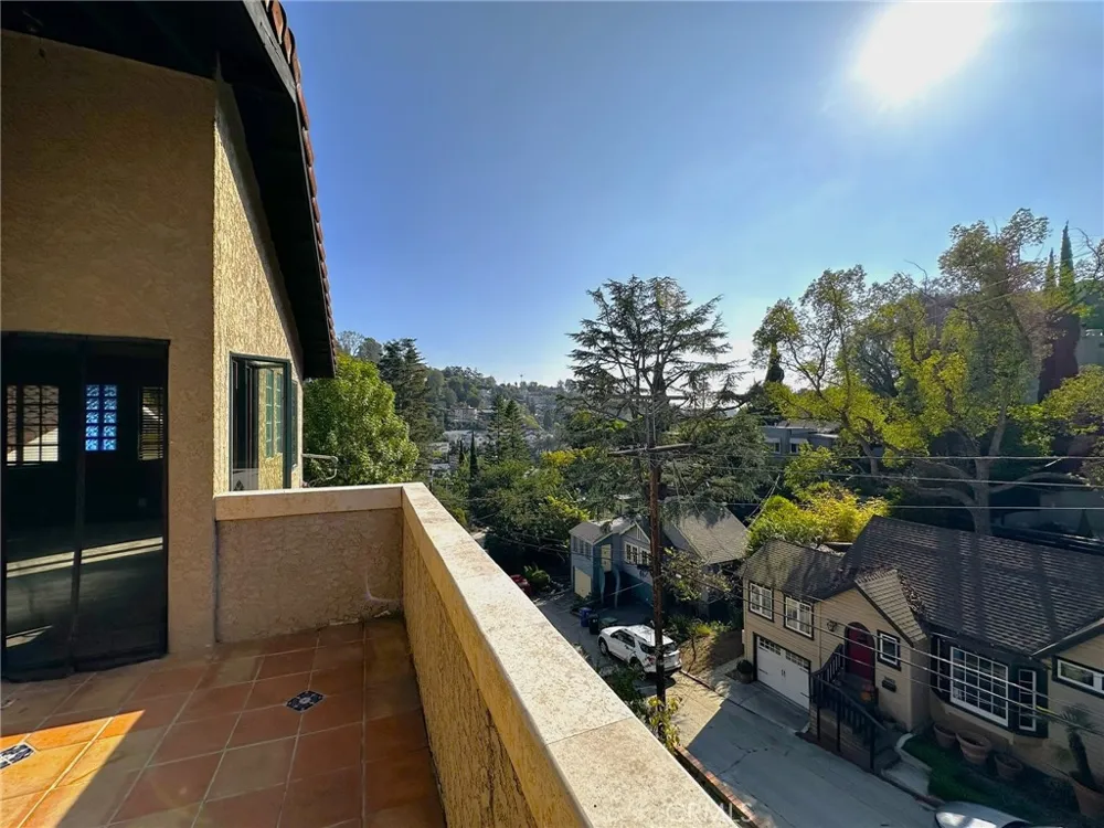 3856 Udell Court Los Angeles, CA 90027
