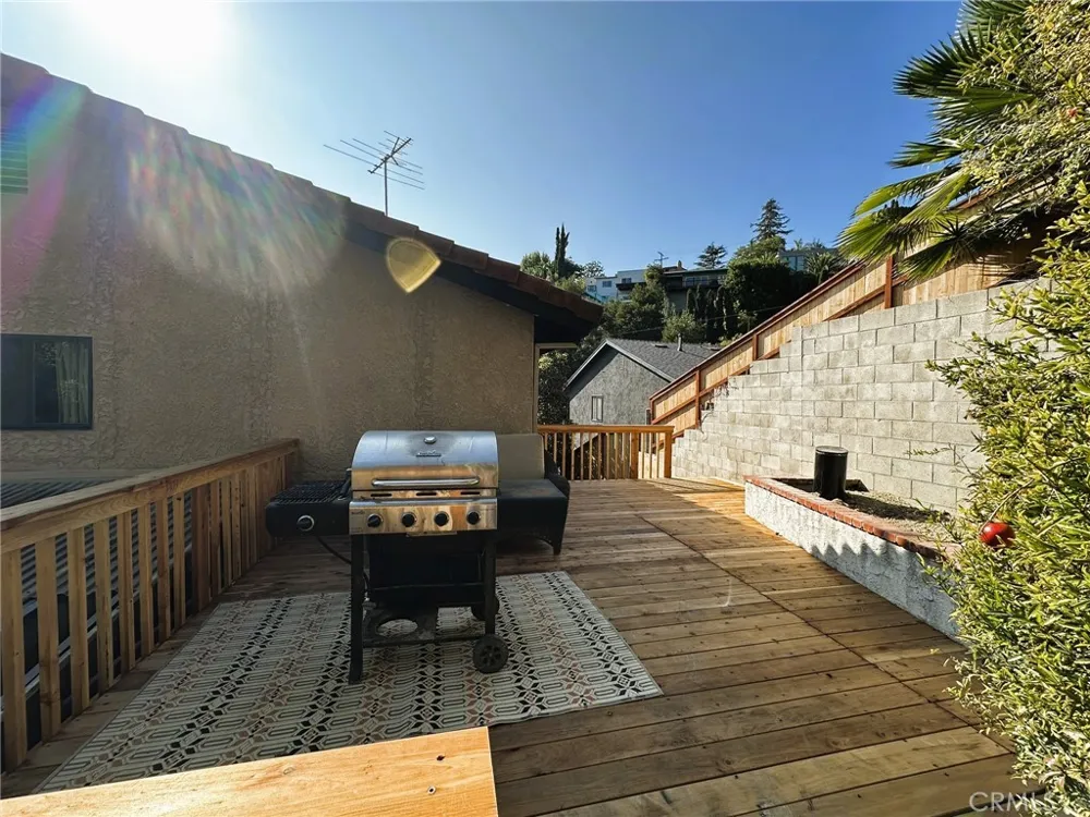 3856 Udell Court Los Angeles, CA 90027
