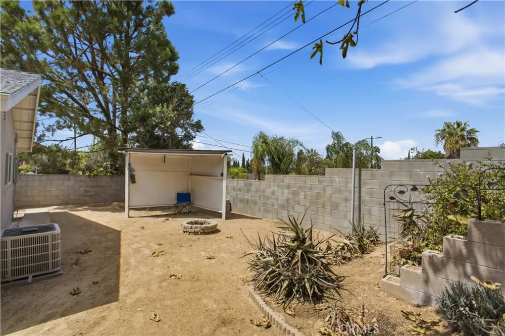 11340 Gladstone Sylmar, CA 91342