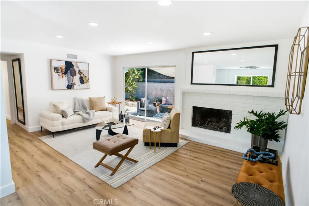 11340 Gladstone Sylmar, CA 91342