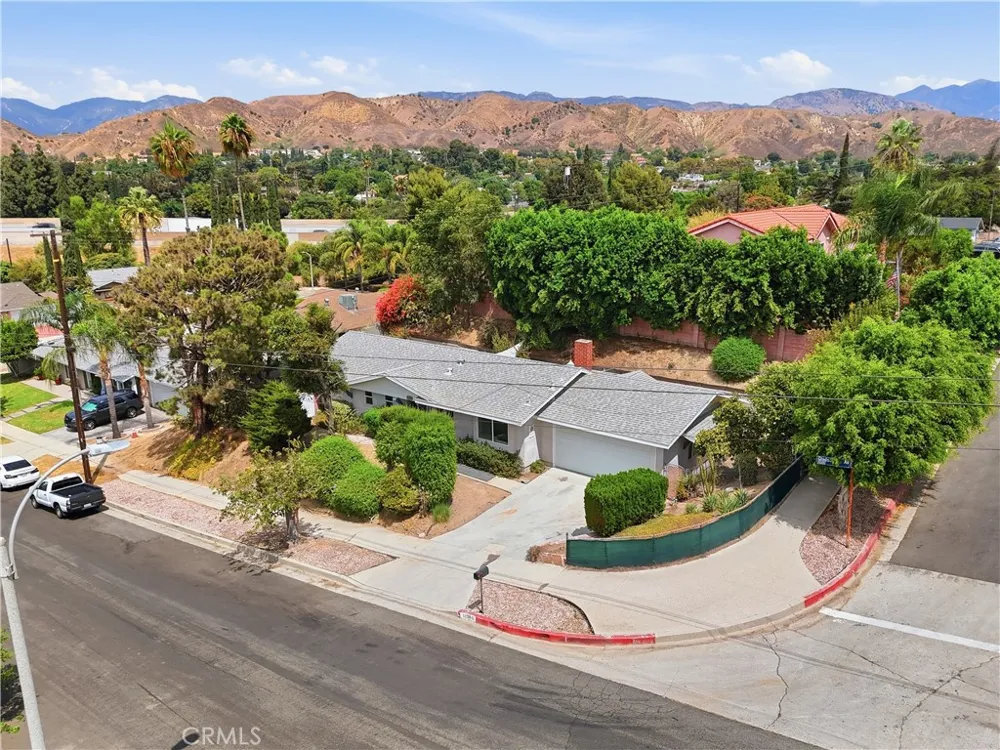 11340 Gladstone Sylmar, CA 91342