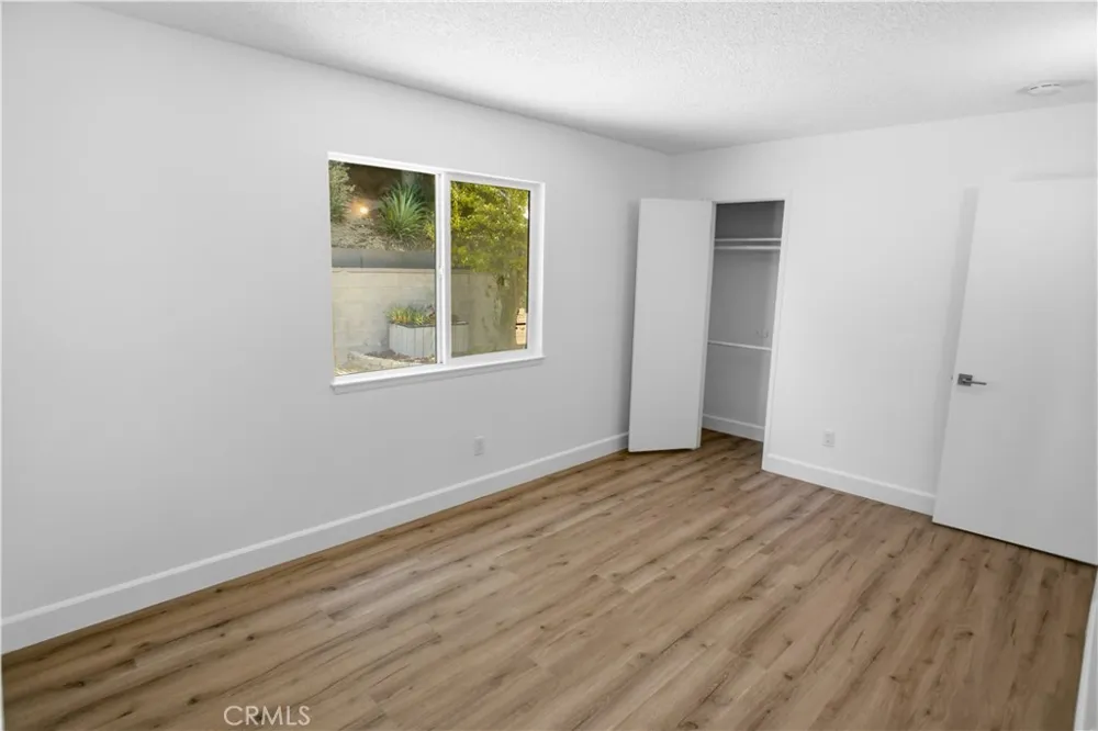 11340 Gladstone Sylmar, CA 91342