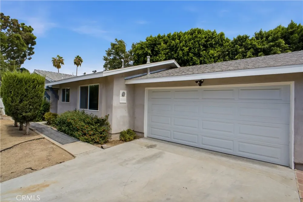 11340 Gladstone Sylmar, CA 91342
