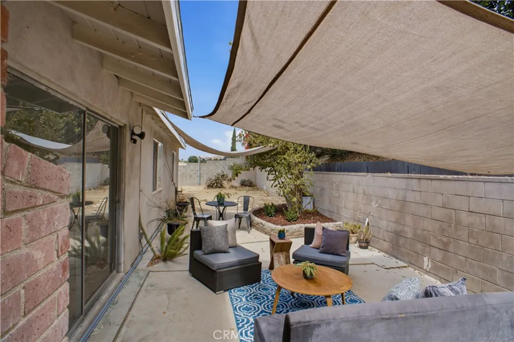 11340 Gladstone Sylmar, CA 91342