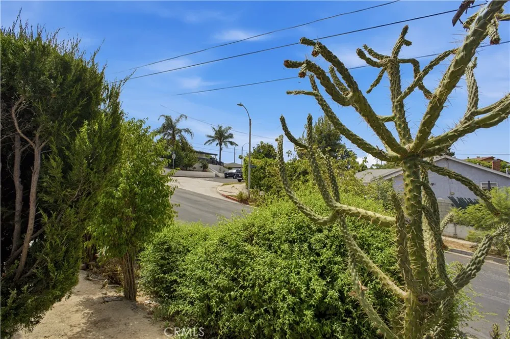 11340 Gladstone Sylmar, CA 91342